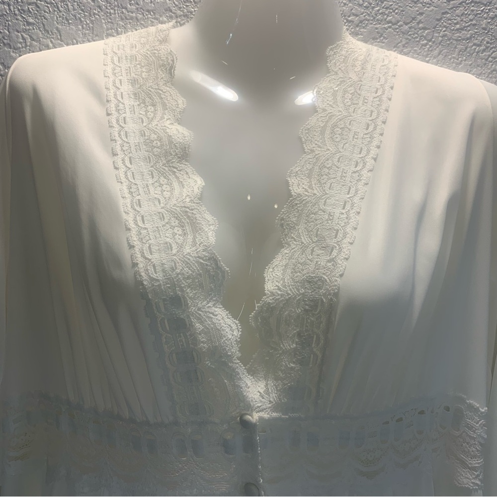 Olga Women’s Size 38 VTG‎ Lingerie Robe White Lace Romantic Bridgerton Angelcore